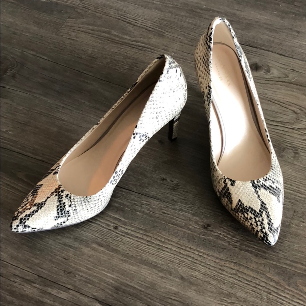 Cole Haan Amelia Grand Pump, size 10 snake print